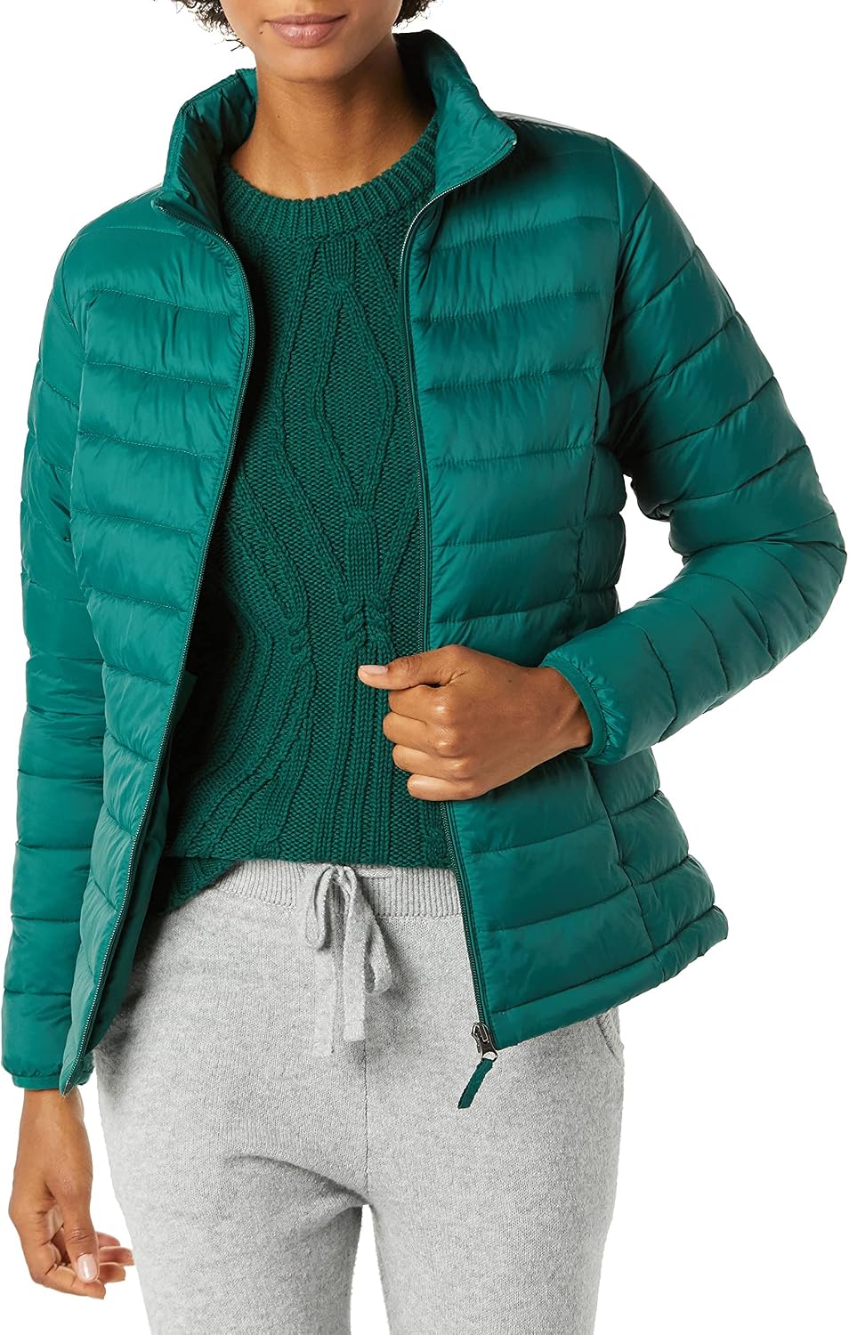 Amazon Essentials Women's Lightweight Long-Sleeve Water-Resistant Packable Puffer Jacket (Available in Plus Size)