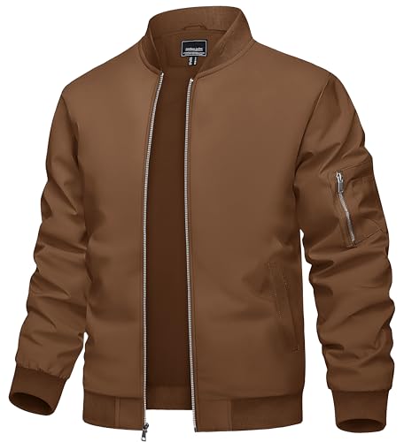 Best Lightweight Windbreakers for Early Fall Mornings (2026)